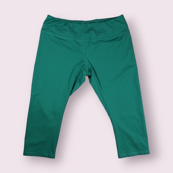 The North Face Pants - Womens THE NORTH FACE Flash Dry Green Capri Legging Size XL